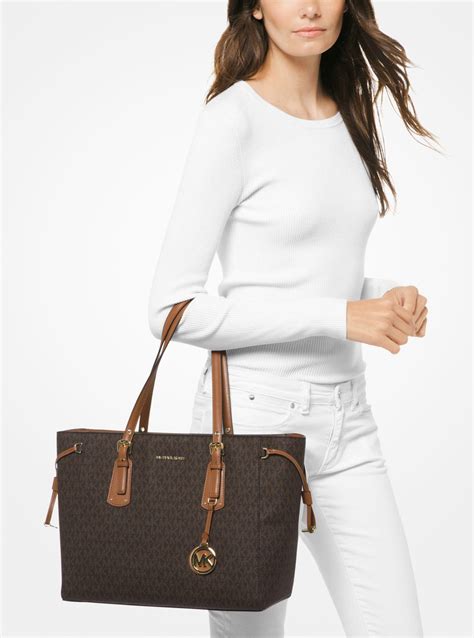 michael kors tote bag ev ring medium wymiary|Michael Kors outlet large tote.